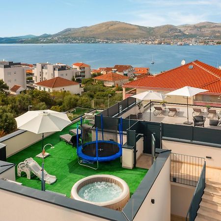 Apartment Alegria In Okrug With Heated Pool, Sea View, Jacuzzi, Wifi Trogir Exterior photo