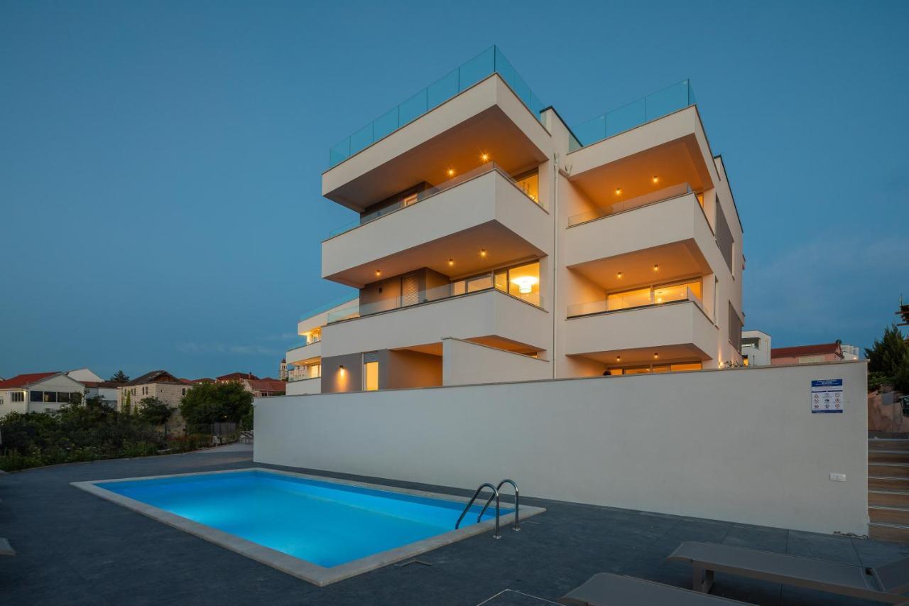 Apartment Alegria In Okrug With Heated Pool, Sea View, Jacuzzi, Wifi Trogir Exterior photo