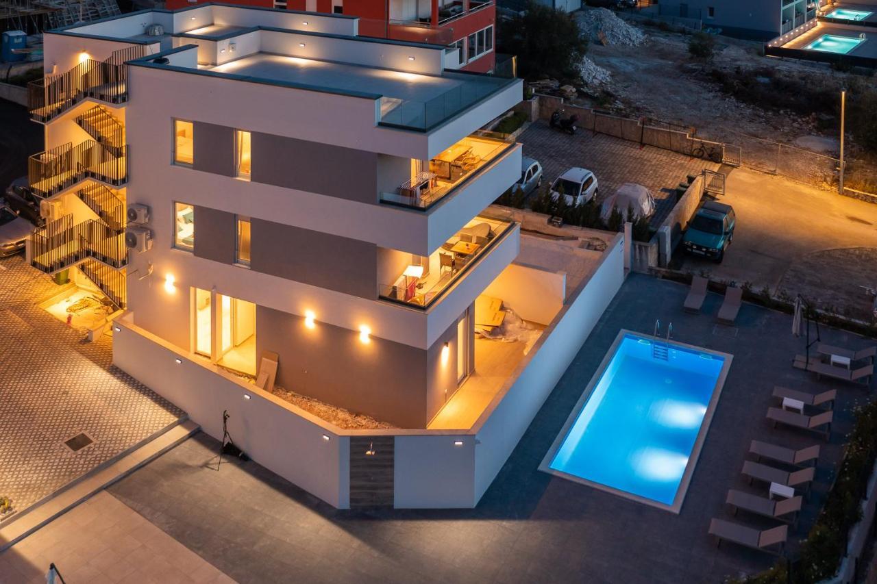 Apartment Alegria In Okrug With Heated Pool, Sea View, Jacuzzi, Wifi Trogir Exterior photo