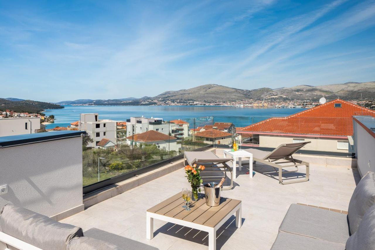 Apartment Alegria In Okrug With Heated Pool, Sea View, Jacuzzi, Wifi Trogir Exterior photo