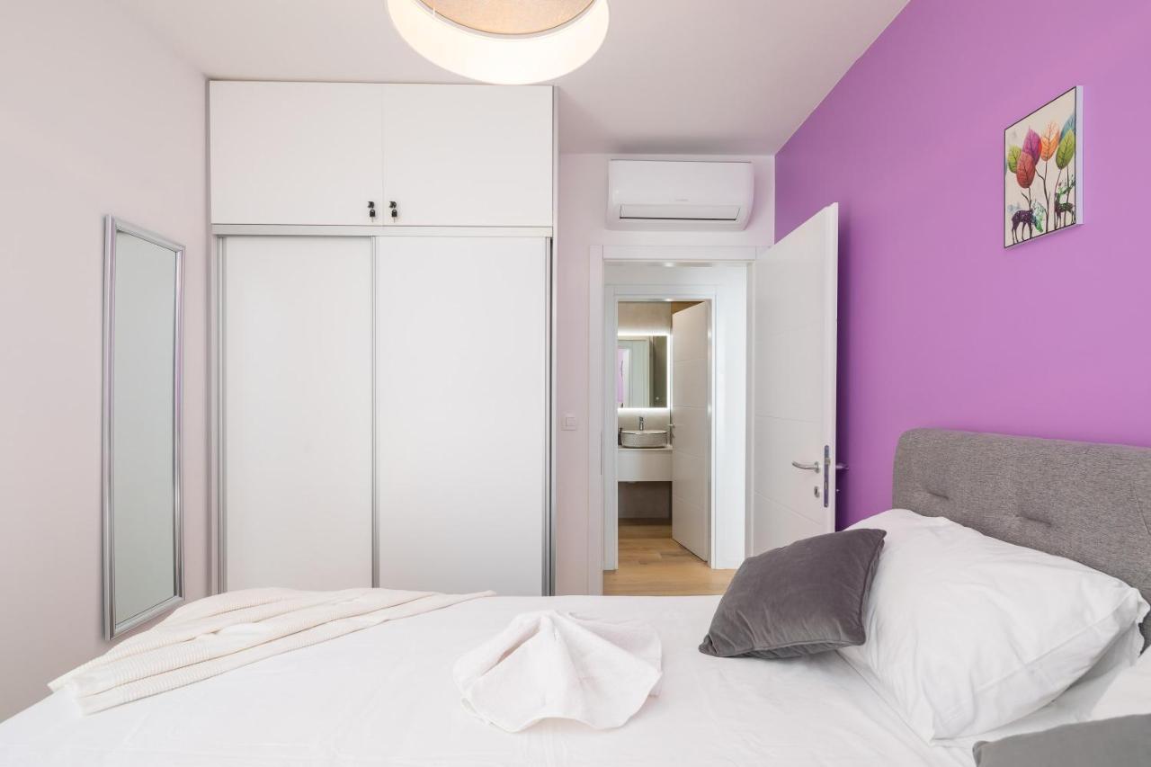Apartment Alegria In Okrug With Heated Pool, Sea View, Jacuzzi, Wifi Trogir Exterior photo