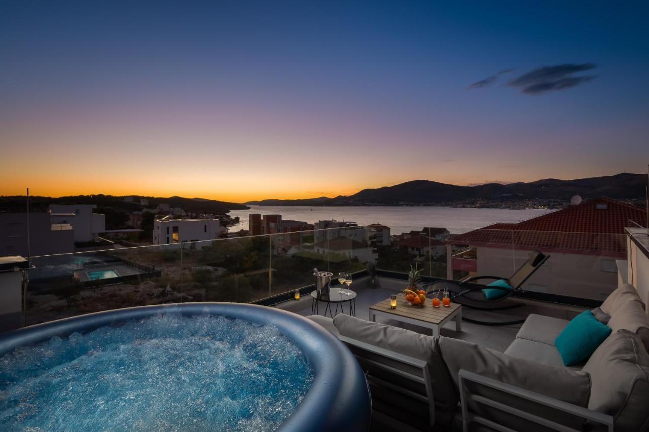 Apartment Alegria In Okrug With Heated Pool, Sea View, Jacuzzi, Wifi Trogir Exterior photo