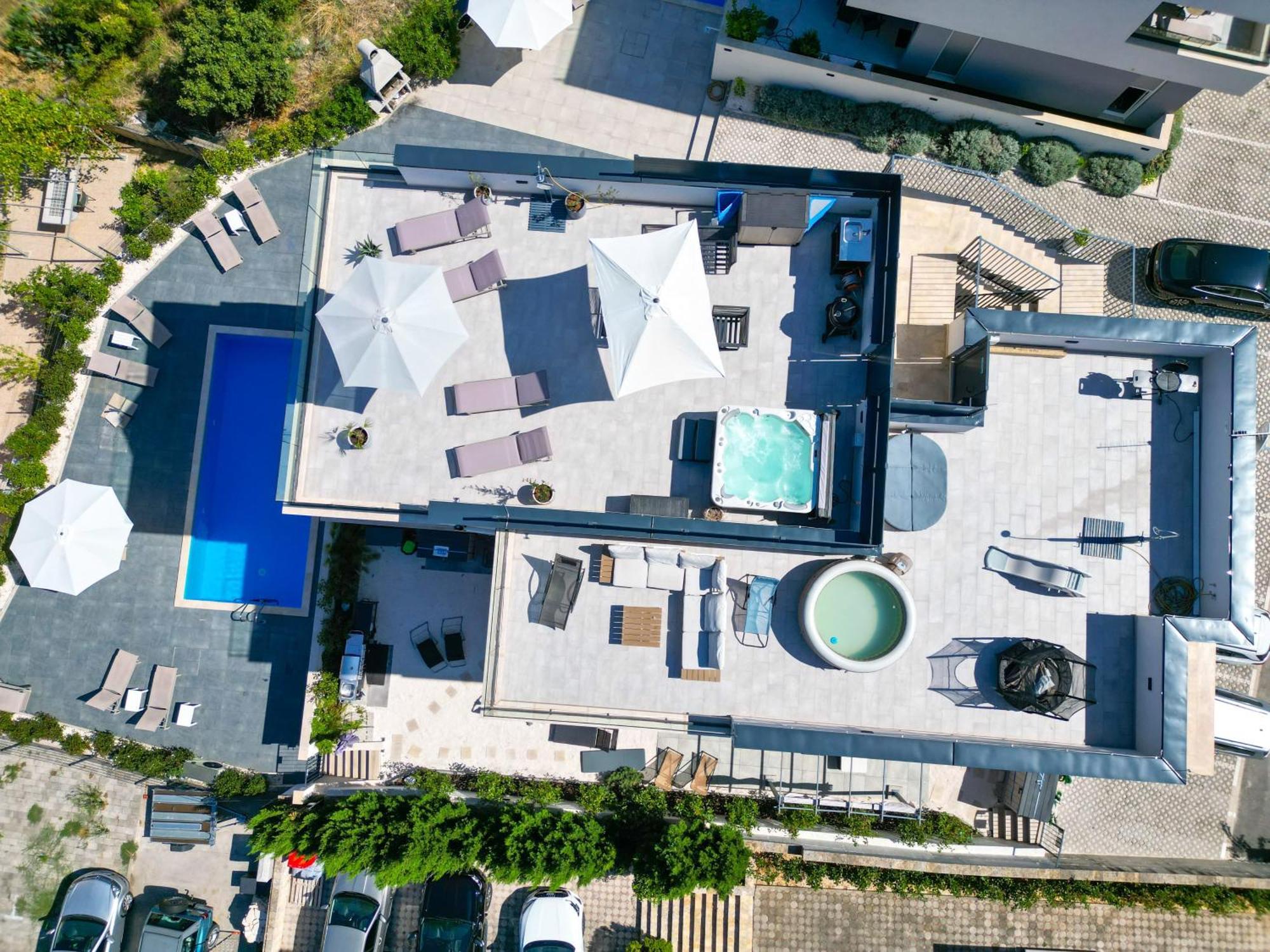 Apartment Alegria In Okrug With Heated Pool, Sea View, Jacuzzi, Wifi Trogir Exterior photo