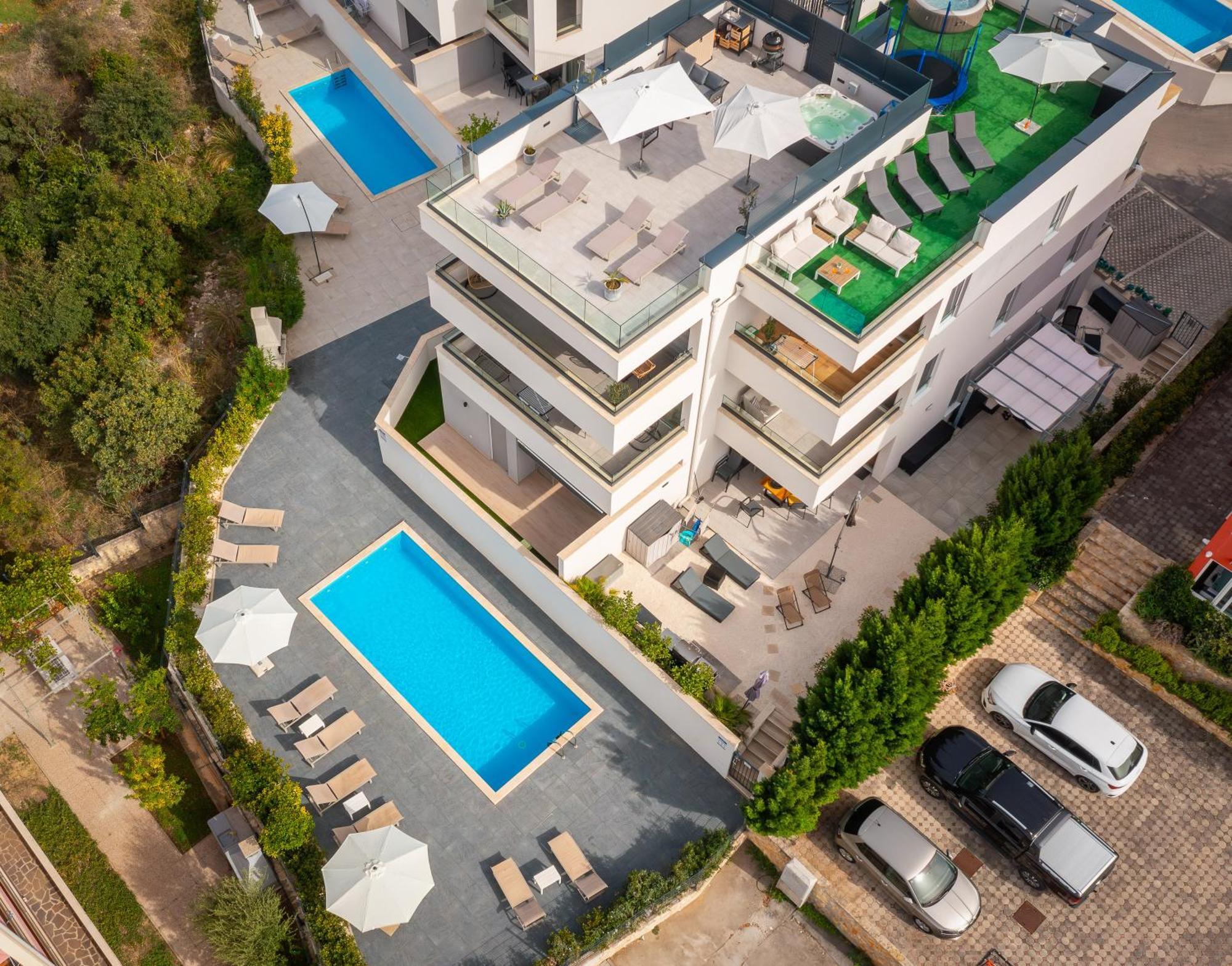 Apartment Alegria In Okrug With Heated Pool, Sea View, Jacuzzi, Wifi Trogir Exterior photo